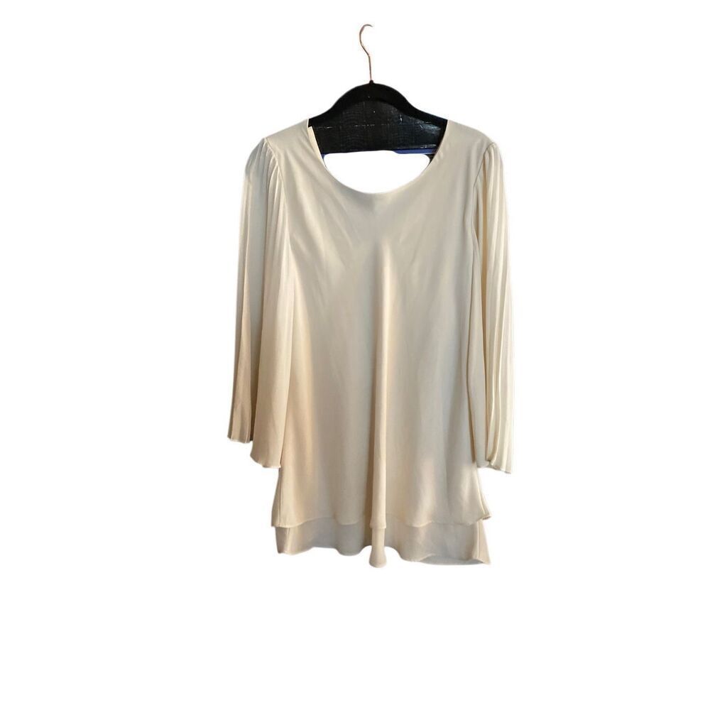 Laurie felt ivory tiered, pleated sleeve blouse S/XS ￼